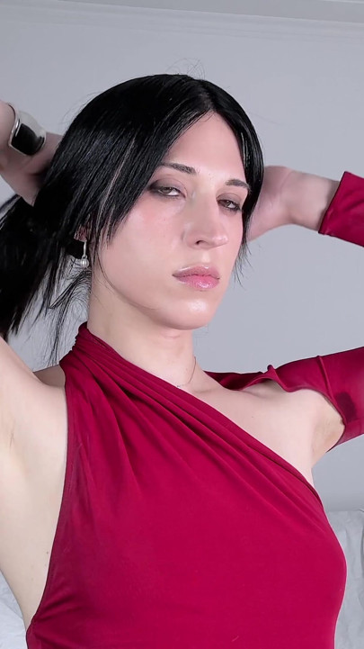 Nbnabunny trans porno, sürtük sert boşalana ve kendi dölünü yiyene kadar deliğini genişçe genişletiyor