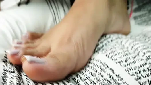 Gabriela Sampaio'un keskin tırnaklı tehlikeli ayakları