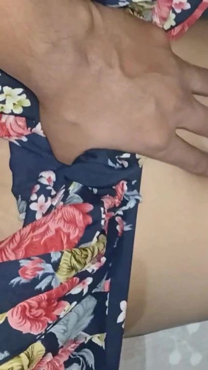 Hintli kadın komşusu tarafından sert sikiliyor. Hintli kadın kayınbiraderi ile seks yapıyor bölüm 2 | Klip 1