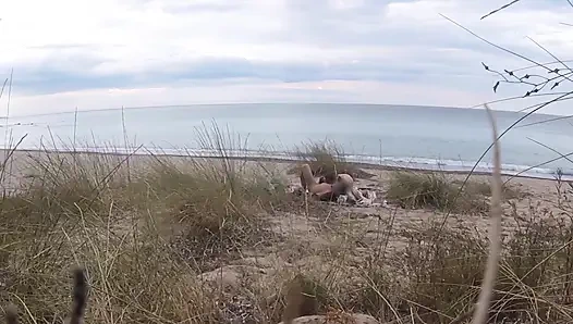 Fransız öğretmen sürtük çıplak plajda amatör sakso çekiyor yabancıyla boşalma - misscreamy