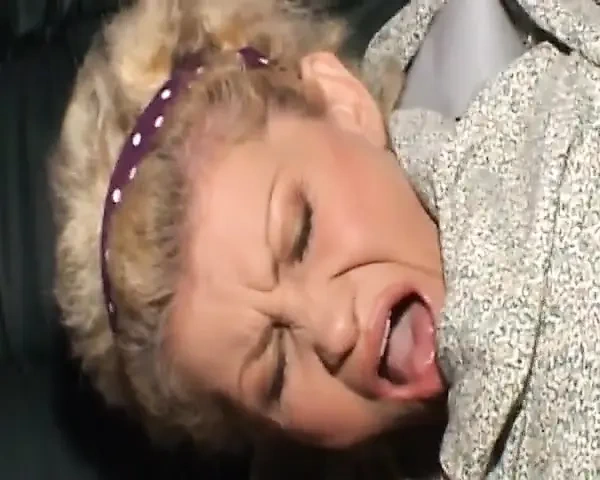 Nine edepsiz amatör grup seks partisinin tadını çıkarıyor!