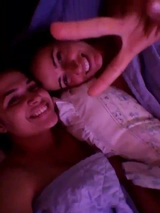 DWIE POLSKIE LESBIJKI POZNANE NA BIERZKAROLINE.EU RUCHAJA SI