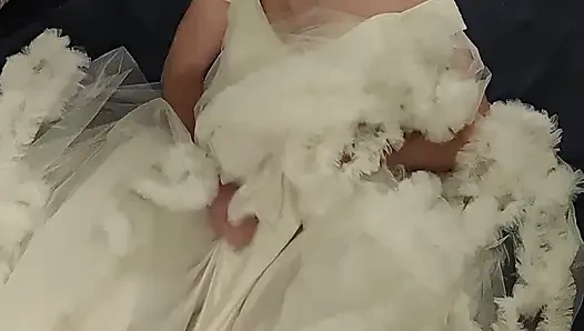 Yatak odasında özel yapım Rumen gelinlik keyfi