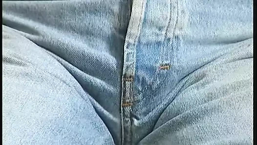 Muhabir muhbirin suratına otuzbir çekti