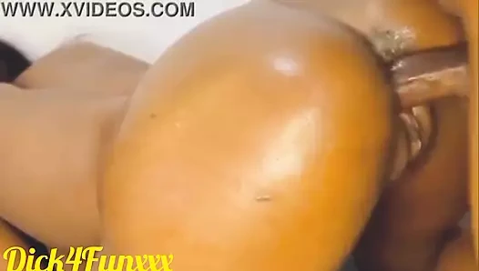 Azgın götlü üvey kız kardeşim tatil için evde olduğum her zaman mutlu çünkü amının içindeki büyük şişman yarağımı özlüyor