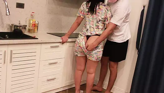 Yabancı erkek arkadaşımla geceleri aşk ve seks, ateş aşkı