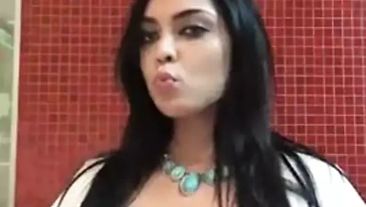 Güzel Brezilyalı esmer