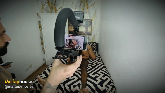 Sikişirken gavat porno izlerken yakalandı ve karısının götünü mahvetti