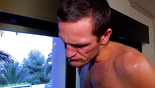 muhteşem alman esmer uzun ve yüklü penis derin içinde onu beceriksizlik alarak