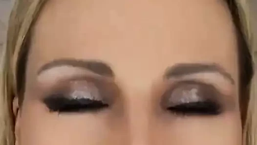 Michele hunziker bir yarak görüyor