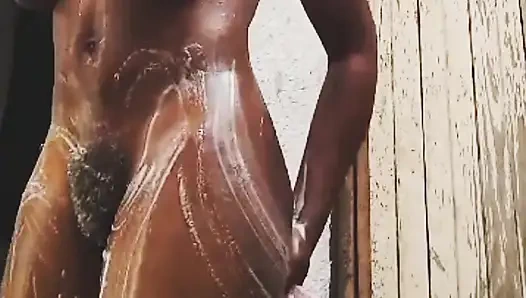 Dışarıda banyo, umumi banyo