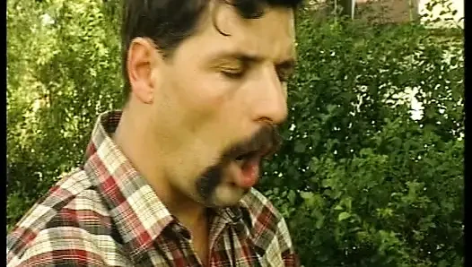 Alman Kapılarının Arkasında Özenle Siktir Edilir - Tam Film