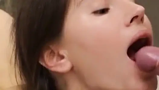 "Sik beni" dediğimde "boğazımı sik" anlamına geliyor!