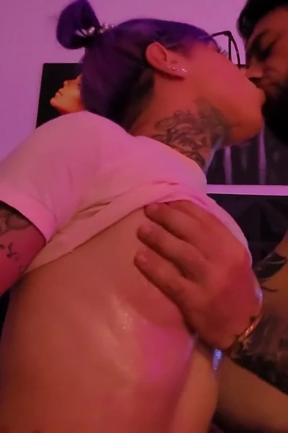 Сводная сестра - моя секс-кукла кончает внутрь