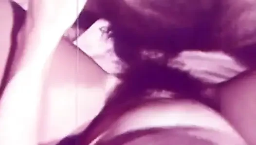 Öpüşme yalama parmaklama retro orgazm
