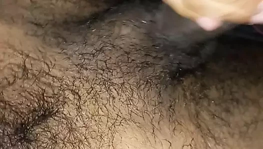 Komşum boşalmayla gırtlağına kadar boşalmama yardım ediyor