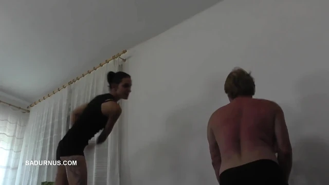 Sahibe Dyanna'nın yeni kırbaç