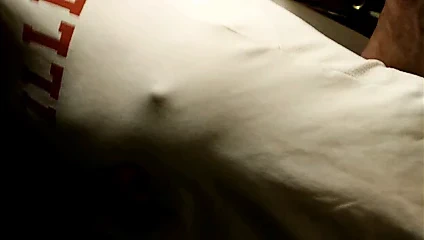 Evli kadın sütyensiz