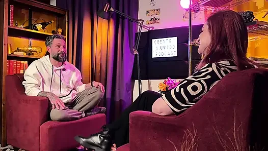 Porno Aktrisleri Bir Sahne Çekerken Cinsel Tercihleri Hakkında Konuşuyor - Hot & Humid Podcast