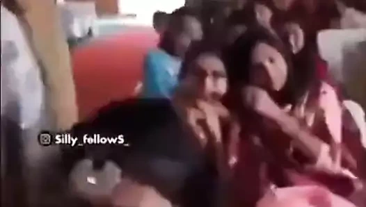 genç Hint bayan veren oral seks