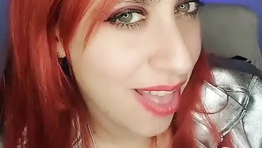 Aldatılan kocamın önünde sikini emmesi için utanç verici bir tane getirdim!