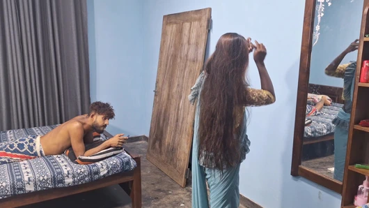 Üvey erkek kardeş yanlışlıkla üvey kız kardeşini sert sikiyor