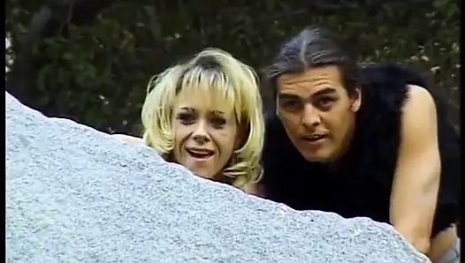 Klasik büyük yarak emiyor anal sikişiyor