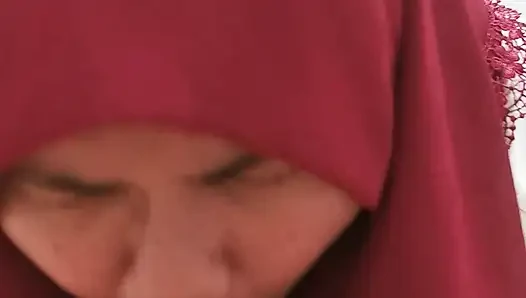 Üvey kız kardeş üvey erkek kardeşine 31 çekmesi için kandırıldı.
