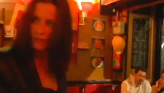 Ładna dupa laska jedzie gorący duet kutas na kanapie