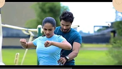 Shalani tharaka aktris göğüsler