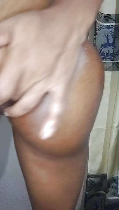 Üvey kızın anal derlemesi! 18 yaşındaki zenci anal ucube