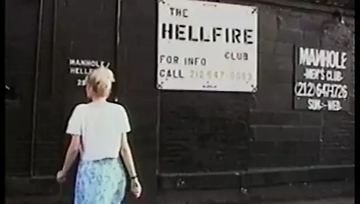 sarışın alır aşağılanmış ve kilitli içinde zindan