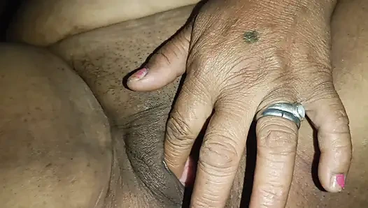 Desi video Bhabhi lund ke chakkar me khira dal liya