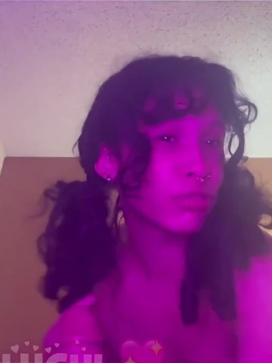 Bir yüze boşalmadan önce pratik yapıyor