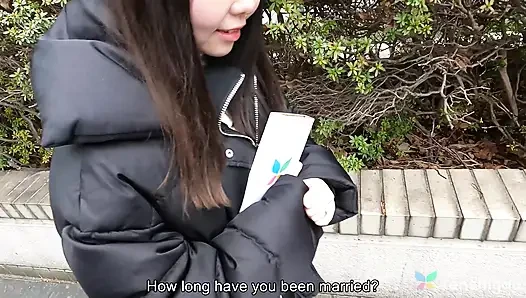 Amatör Japon model Miwa Ichikawa en koyu meme uçlarına sahip