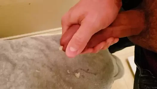 pislik kapalı ve boşalmak içinde tuvalet