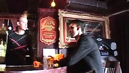Gay erkekler kahrolası içinde the bar