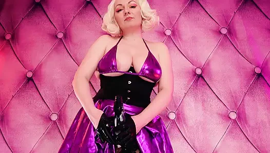 Kadın femdom pov video: seksi milf kirli konuşma ve aşağılama (arya grander) eğitim korkak