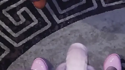 Pembe Elbiseli Biseksüel Çift