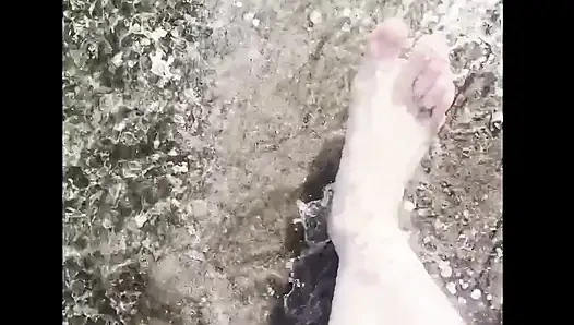 Ласки ступней на пляже