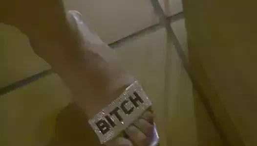 Je suce l'ami de mon mari pour de l'argent