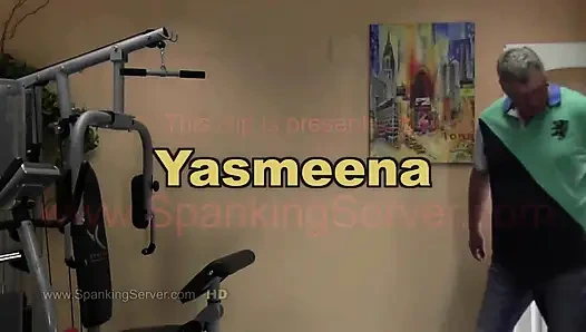 Yasmeena wird von ihrem meister versohlt