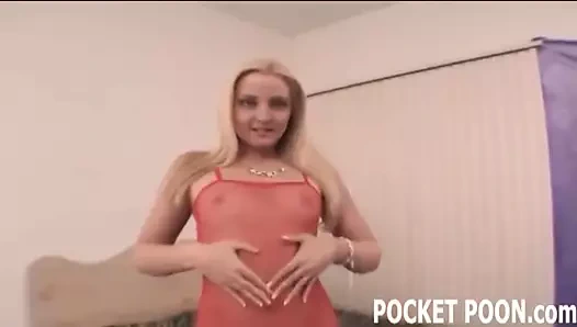 Ariel yazlar cums içinde bir sıcak vücut çorap