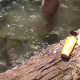 turkish derede yikanip sakso cekiyor