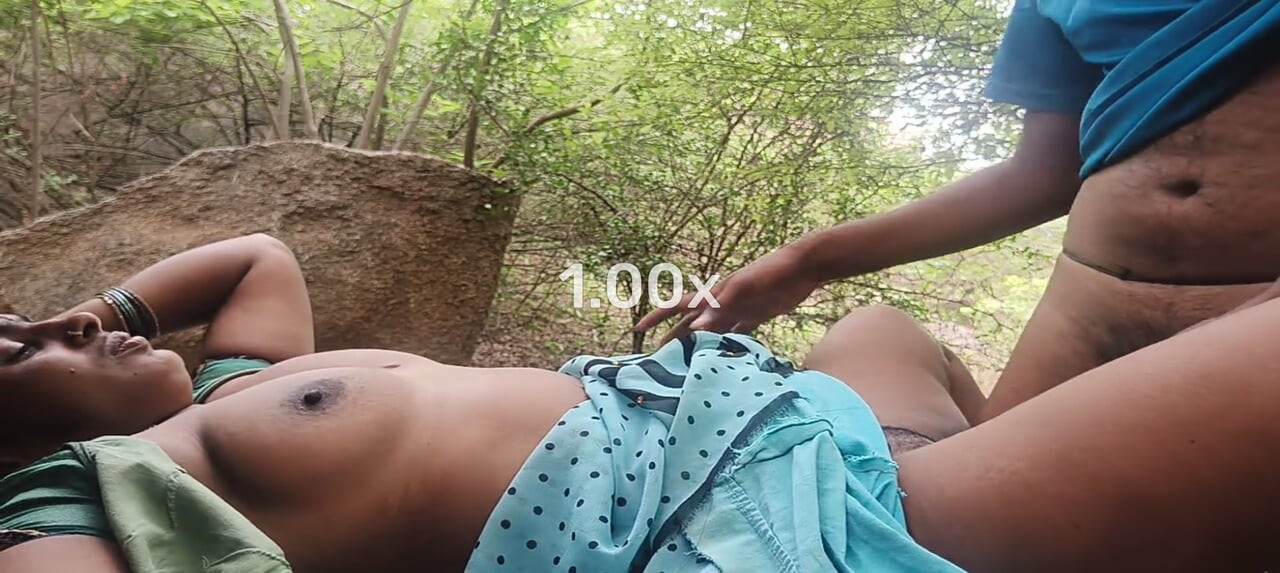 Yummy cum in my aunty thies