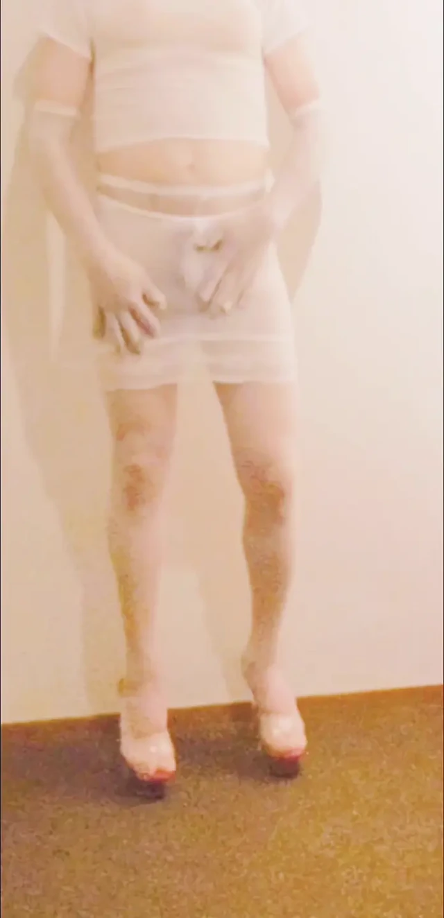 Naylon fetiş tgirl 31 çekiyor ve fetişnylon üzerinde yarağını azdırıyor