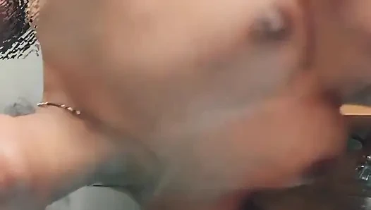 Latika büyük yarakla sikişiyor