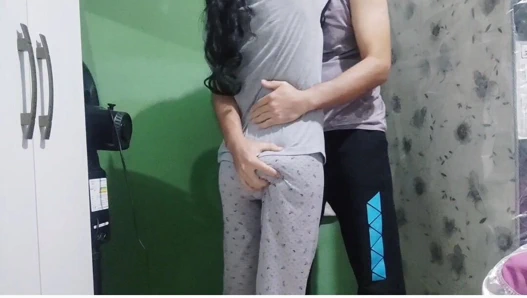 Sıcak yeni birinin boğazına yapışıyor!