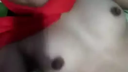 Endonezyalı tesettürlü Müslüman kız mastürbasyon yapıyor (bölüm 3)