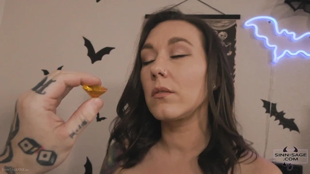 Sinn Sage'i gösteren ne güzel bir taş